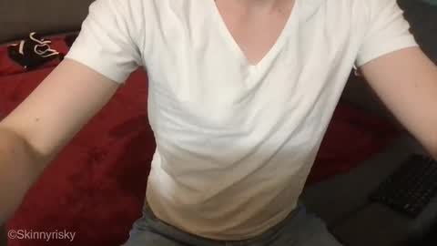 Snapshot of skinnyrisky chatting on 01-10-26, 07:37 skinnyrisky online show from 01-10-26, 07:37