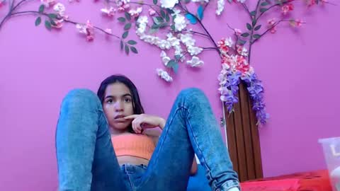 Snapshot of skinnysofia18 chatting on 09-10-25, 01:11 sofia online show from 09-10-25, 01:11