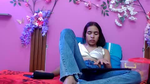 Snapshot of skinnysofia18 chatting on 09-21-25, 12:40 sofia online show from 09-21-25, 12:40