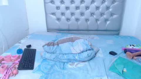 Snapshot of skinnyy_andtight chatting on 02-28-25, 06:10 Alexa online show from 02-28-25, 06:10