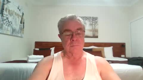 Snapshot of skipper1970 chatting on 12-19-25, 04:52 Skipper1970 online show from 12-19-25, 04:52