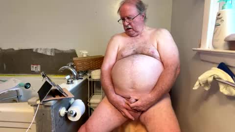 Snapshot of skipstar chatting on 10-20-25, 03:45 Skipstar seneca cum online show from 10-20-25, 03:45