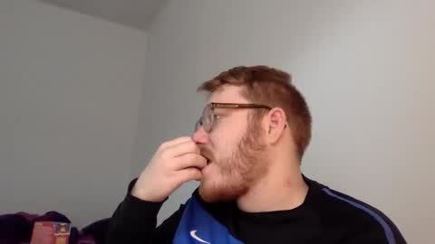 Snapshot of sklave_s chatting on 10-27-25, 09:46 sklave_s online show from 10-27-25, 09:46