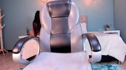 Hanna  online show from 02-20-25, 09:22