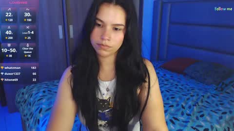 Snapshot of sky_lover_ chatting on 01-11-25, 07:27 Sky online show from 01-11-25, 07:27