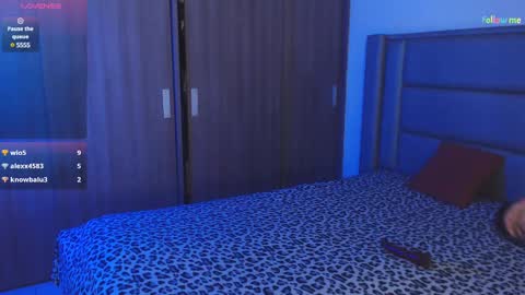 Snapshot of sky_lover_ chatting on 01-29-25, 12:35 Sky online show from 01-29-25, 12:35