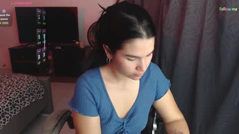 Snapshot of sky_lover_ chatting on 10-09-25, 09:18 Sky online show from 10-09-25, 09:18