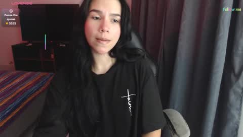 Snapshot of sky_lover_ chatting on 10-15-25, 09:42 Sky online show from 10-15-25, 09:42