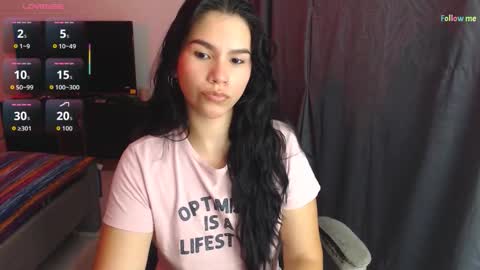 Snapshot of sky_lover_ chatting on 10-20-25, 09:43 Sky online show from 10-20-25, 09:43