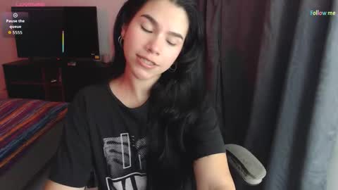 Snapshot of sky_lover_ chatting on 10-28-25, 10:08 Sky online show from 10-28-25, 10:08