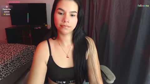 Snapshot of sky_lover_ chatting on 11-11-25, 09:42 Sky online show from 11-11-25, 09:42