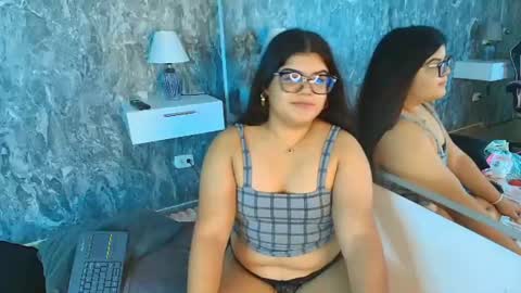 sky_white_ online show from 07-18-26, 11:47
