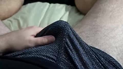 Snapshot of skyblu2031 chatting on 10-27-25, 08:35 skyblu2031 online show from 10-27-25, 08:35