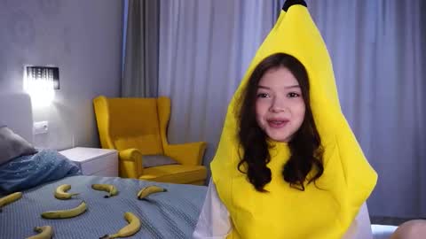 Snapshot of skyeriehm chatting on 12-15-25, 09:02 Amy online show from 12-15-25, 09:02