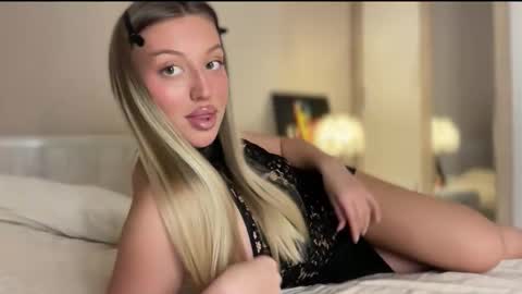 GARRY AND SOPHIA online show from 12-16-25, 08:14