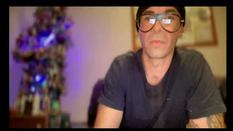 IAN HARD online show from 06-06-26, 04:33