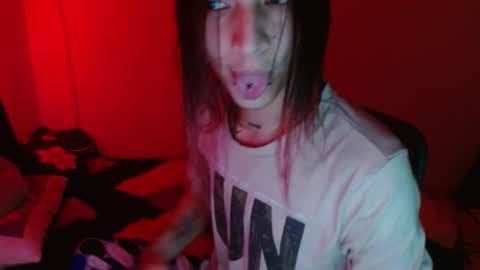 Snapshot of skykar chatting on 12-17-25, 06:30 reep online show from 12-17-25, 06:30