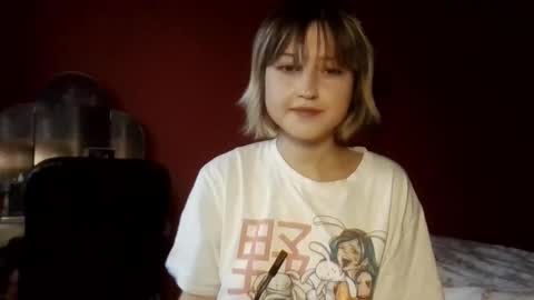 Snapshot of skylaporter1 chatting on 11-25-25, 10:37 your little angel Masha online show from 11-25-25, 10:37