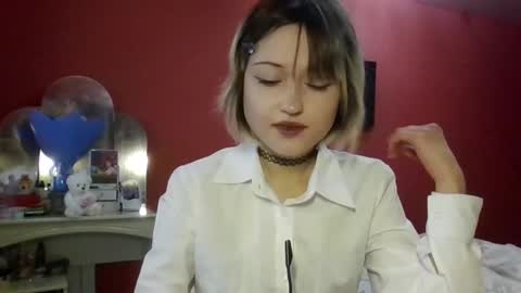 Snapshot of skylaporter1 chatting on 11-26-25, 10:27 your little angel Masha online show from 11-26-25, 10:27