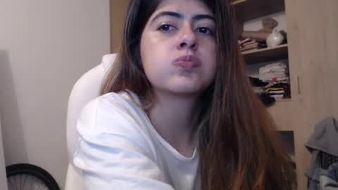 Snapshot of skyler1195 chatting on 12-31-24, 04:49 Skyler online show from 12-31-24, 04:49