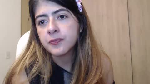 Snapshot of skyler1195 chatting on 01-03-25, 02:32 Skyler online show from 01-03-25, 02:32