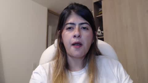 Snapshot of skyler1195 chatting on 01-05-25, 11:55 Skyler online show from 01-05-25, 11:55