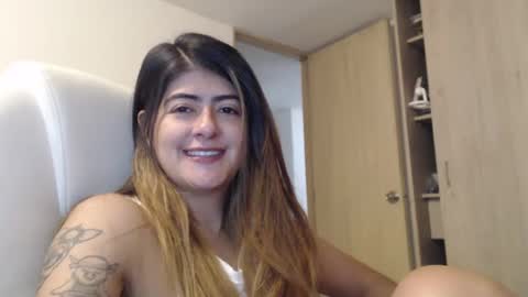 Snapshot of skyler1195 chatting on 01-25-25, 12:06 Skyler online show from 01-25-25, 12:06