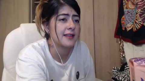 Snapshot of skyler1195 chatting on 02-01-25, 01:55 Skyler online show from 02-01-25, 01:55