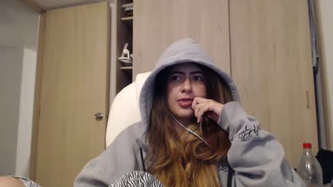 Snapshot of skyler1195 chatting on 02-16-25, 04:42 Skyler online show from 02-16-25, 04:42