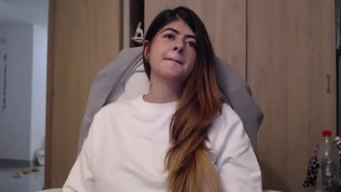 Snapshot of skyler1195 chatting on 02-18-25, 01:54 Skyler online show from 02-18-25, 01:54