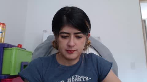 Snapshot of skyler1195 chatting on 02-18-25, 04:48 Skyler online show from 02-18-25, 04:48