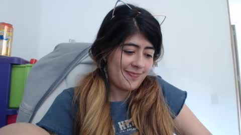 Snapshot of skyler1195 chatting on 02-18-25, 07:52 Skyler online show from 02-18-25, 07:52