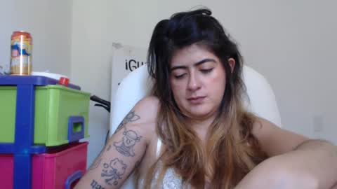 Snapshot of skyler1195 chatting on 02-20-25, 08:25 Skyler online show from 02-20-25, 08:25