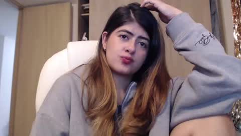 Snapshot of skyler1195 chatting on 02-26-25, 02:48 Skyler online show from 02-26-25, 02:48