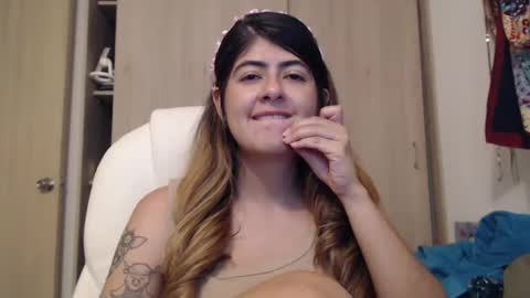 Snapshot of skyler1195 chatting on 03-02-25, 02:51 Skyler online show from 03-02-25, 02:51