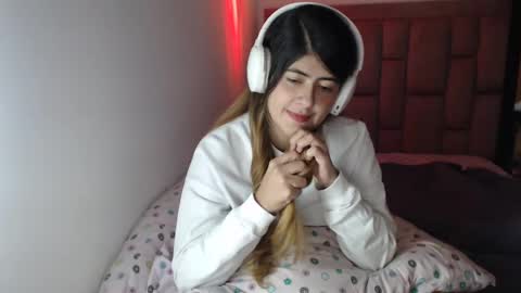 Snapshot of skyler1195 chatting on 03-12-25, 02:30 Skyler online show from 03-12-25, 02:30