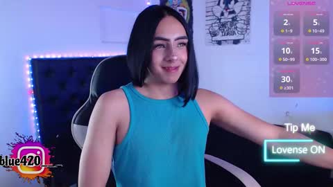 Snapshot of skyler__blue4 chatting on 11-22-25, 08:08 blue online show from 11-22-25, 08:08