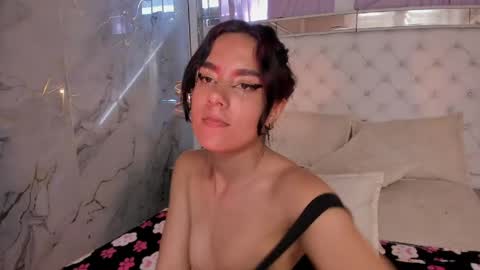 Snapshot of skyler_rouse chatting on 05-30-26, 08:17 skyler_rouse online show from 05-30-26, 08:17