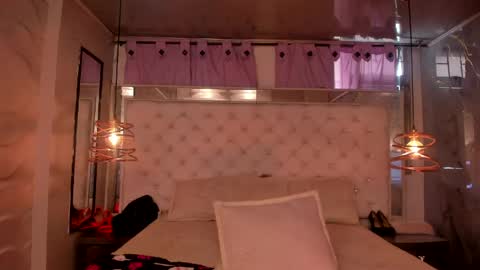 Snapshot of skyler_rouse chatting on 06-05-26, 07:41 skyler_rouse online show from 06-05-26, 07:41
