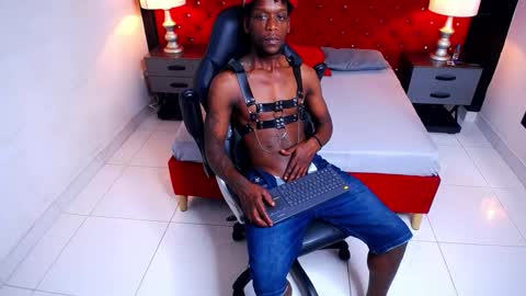 SKYLERBIGXXX online show from 10-17-25, 04:26