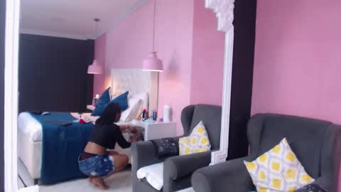 skylerbloom online show from 10-04-25, 06:55