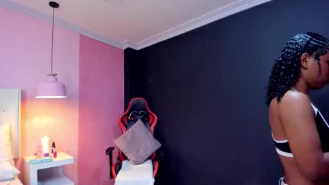 skylerbloom online show from 10-20-25, 03:18