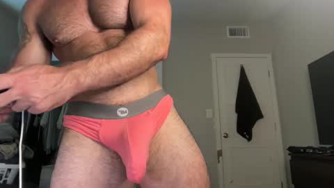 Snapshot of skylerflexes chatting on 06-12-26, 01:26 Skyler Flexes online show from 06-12-26, 01:26