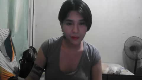 Snapshot of skylerfox90210 chatting on 01-18-26, 04:27 Skylersworld online show from 01-18-26, 04:27