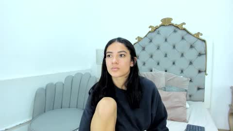 Snapshot of skylerwhite02 chatting on 12-14-25, 09:03 Skyler online show from 12-14-25, 09:03