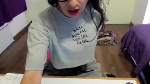 Snapshot of skylerwithe007 chatting on 10-19-25, 01:17 skyler online show from 10-19-25, 01:17