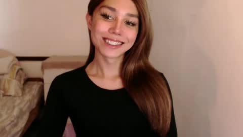 Snapshot of skyllerkent chatting on 06-18-26, 04:46 Sky online show from 06-18-26, 04:46