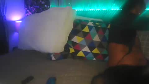 skyonetoo3 online show from 11-23-25, 03:39