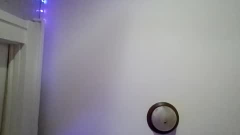 skysnicker online show from 11-19-25, 06:46