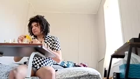 skysnicker online show from 11-24-25, 04:18